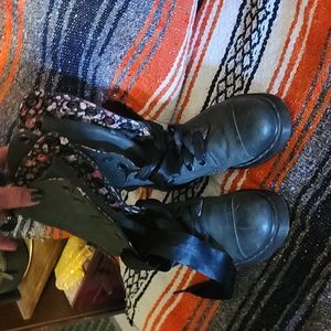 Dr Marten Triumph Boots Black size 7